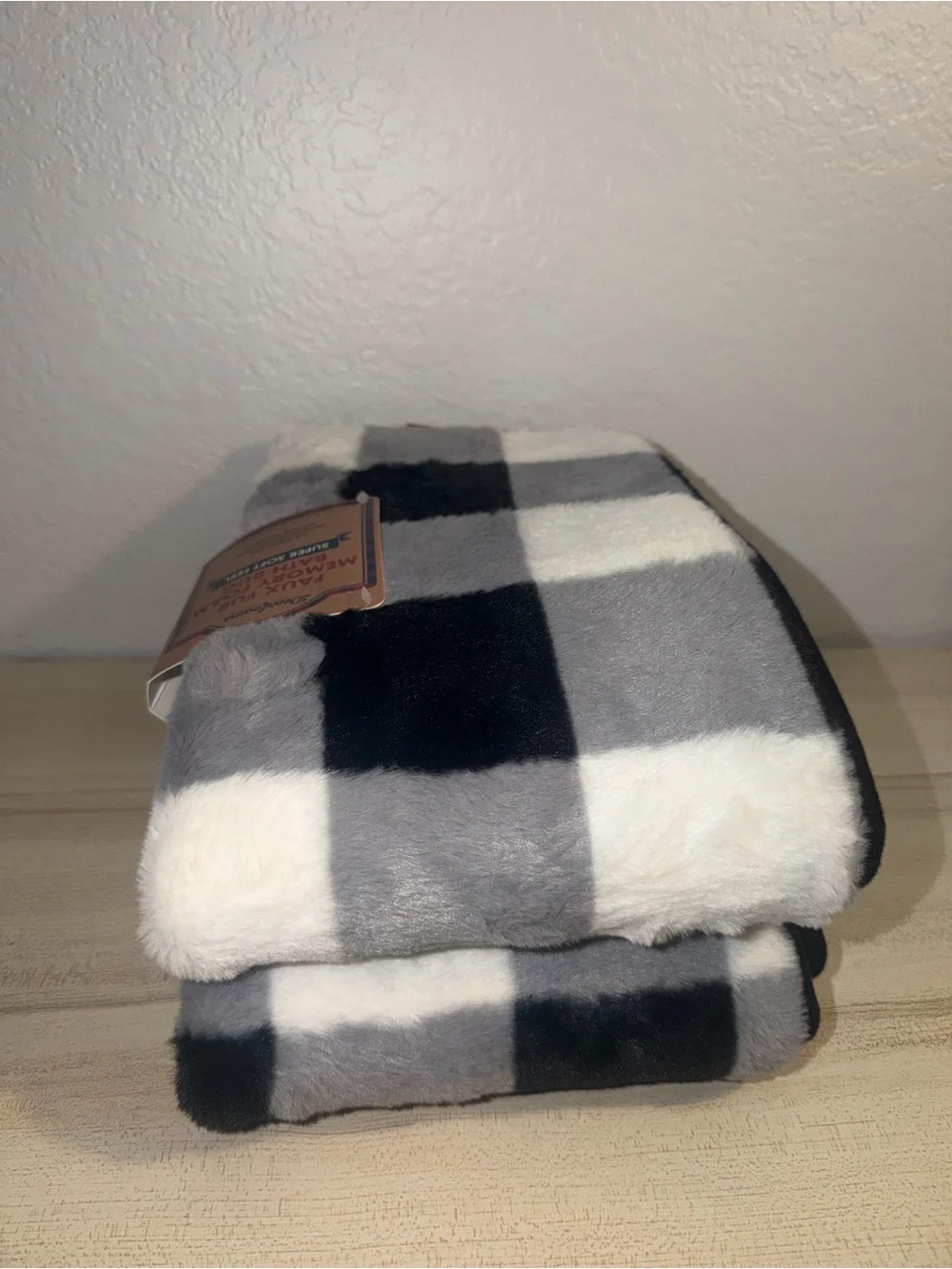 Set of 2 NWT Dearfoams Buffalo Plaid Faux Fur Memory Foam Bath Rugs